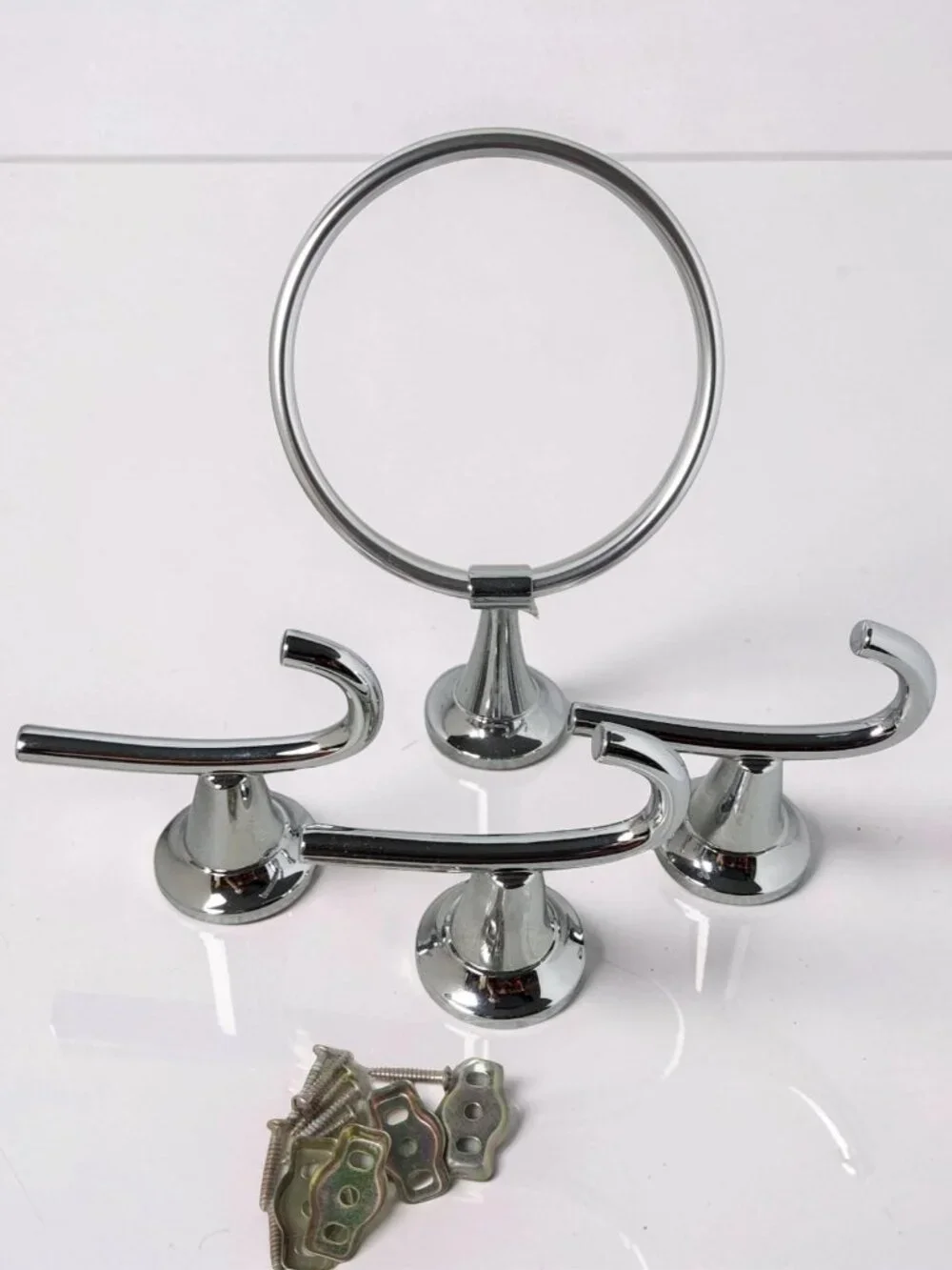 Vintage Chrome Bathroom Towel,Wash Rags Set of 4 With Mounting Hardware